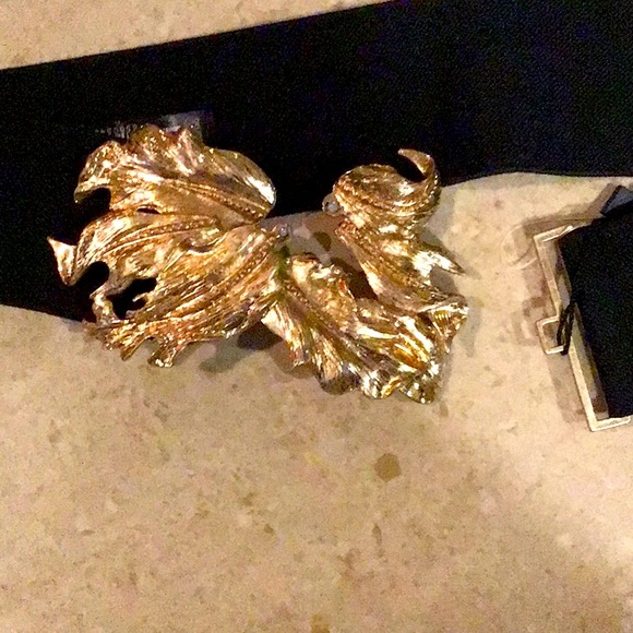 Zara Elasticated belt with gold tone buckle. Size 80/US Size 30 - Picture 3 of 4